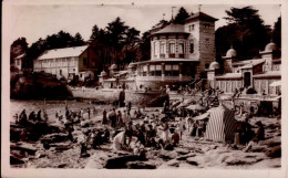 PORNIC  ( LOIRE ATLANTIQUE )    LE CASINO DE GOURMELON    ( UN TROU DE PUNAISE EN HAUT ) - Pornic