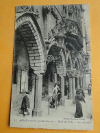 ARRAS -- Hôtel De Ville - Les Arcades Avant La Terrible Guerre - ANIMATION - Arras