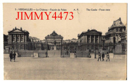 CPA - VERSAILLES - Le Château - Façade Du Palais ( Place Bien Animée ) N° 3 - A. P. - Edit. E. Papeghin Paris - Versailles (Château)