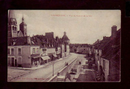 89 - VERMENTON - VUE DU CENTRE DE LA VILLE - ANIMÉE - ATTELAGE -  - Vermenton