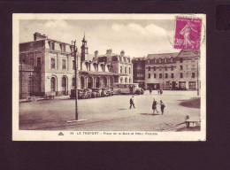 76 - LE TREPORT - PLACE DE LA GARE ET HOTEL PICARDIE - AUTOMOBILE - ANIMÉE -  - Le Treport