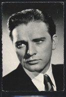 AK Portrait Des Schauspielers Richard Burton In Anzug Mit Krawatte  - Schauspieler