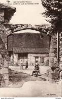 87. CPA - LES CARS -  Ancienne Entrée Et Cour Du Chateau Féodal -  1955 - - Autres & Non Classés