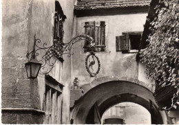 68 - RIQUEWIR - Cour Des Cigognes - Riquewihr