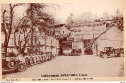 37. CPA - VOUVRAY - Entrée Des Caves Des Ets SOMMESOUS - Clos Des Lions - Camions Et Futs De Vins - - Vouvray