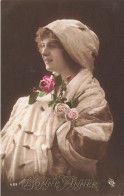 FETES - VOEUX - Bonne Année - Femme Avec Des Roses - Fantaisie - Carte Postale Ancienne - Neujahr