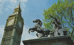 LONDON, BIG BEN AND BOADICEA STATUE COULEUR  REF 15894 - Sonstige & Ohne Zuordnung