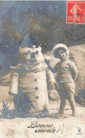 FETES - VOEUX - Bonne Année - Enfant Et Un Bonhomme De Neige - Carte Postale Ancienne - Nouvel An