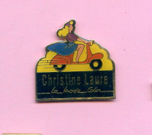 Rare Pins Femme Fille Pin Up Sur Moto Scooter Christine Laure Ab278 - Pin-ups