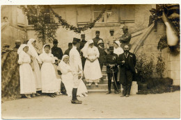 Hôpital Militaire, 1915 - Carte Photo - Remise De La Médaille Militaire à Un Jeune Soldat Blessé, WW1 - Weltkrieg 1914-18