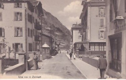 UNE RUE A ZERMATT - Zermatt