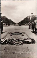 PARIS. -  Tombeau Du Soldat Inconnu.     Non Circulée - Arc De Triomphe