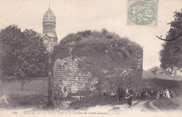 Lille Animée La Noble Tour Et Clocher St Sauveur  Enfant Portant Un Panier Sur La Tete 1906 - Lille