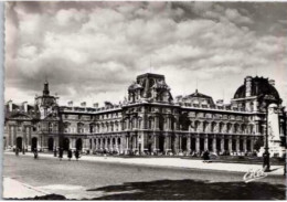 PARIS. -  Le Palais Du Louvre. Résidence Des Rois De France.   Non Circulée - Louvre