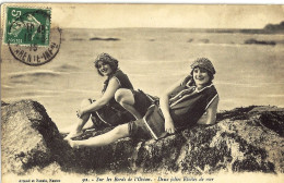 *CPA  - 17 - LA ROCHELLE - Sur Les Bords De L'Océan - Deux Jolies Etoiles De Mer - La Rochelle