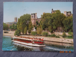 LA  SEINE ET LE QUAI DE L'HOTEL DE VILLE - The River Seine And Its Banks