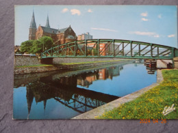 LE CANAL DE FURNES ET L'EGLISE SAINT MARTIN - Dunkerque