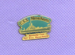 Rare Pins Bateau Militaire Usa Uss Massachusetts Ab566 - Militaria