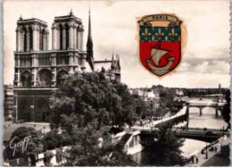 PARIS. -   Notre Dame Avec Ecusson Enseigne De Paris       Circulée - Notre Dame De Paris