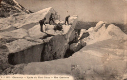 N°1285 W -cpa Chamonix -route Du Mont Blanc -une Crevasse- - Chamonix-Mont-Blanc