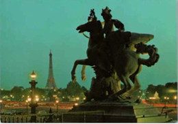 PARIS. -   Place De La Concorde, La Nuit Au Fond La Tour Eiffel.     Non  Circulée - Plazas