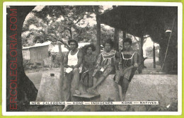 Ae9109  - NOUVELLE CALEDONIE  -  VINTAGE  POSTCARD -  KONE - Indigenes. Ethnic - Neukaledonien