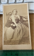 Réal Photo CDV Vers 1870 Portrait D' Une Femme  En Costume  Et La  Coiffée - F.Rouet  Montpellier Hérault 34 - Oud (voor 1900)