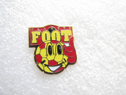 PIN'S   PLANETE FOOT  MÉDIA - Voetbal