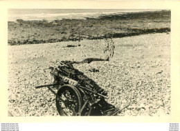 PHOTO ORIGINALE ALLEMANDE  RAID DE DIEPPE OPERATION JUBILEE 19/08/1942 PLAGE DE PUYS APRES LES COMBATS REF 3 - Guerra, Militares