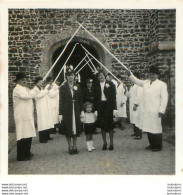 RENINGELST BELGIQUE GROUPE DE MAQUIGNONS  CEREMONIE SORTIE EGLISE PHOTO ORIGINALE 6 X 6 CM R5 - Plaatsen