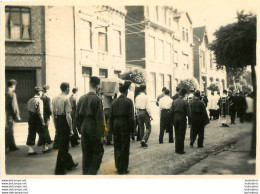 RARE PHOTO CANTELEU LAMBERSART CEREMONIE CIMETIERE SECTION MILITAIRE FORMAT 8 X 5.50 CM REF15 - Oorlog, Militair