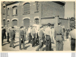 RARE PHOTO CANTELEU LAMBERSART CEREMONIE CIMETIERE SECTION MILITAIRE FORMAT 8 X 5.50 CM REF16 - Oorlog, Militair