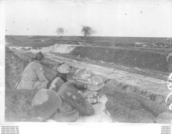 GROUPE DE SOLDATS TRANCHEES COMBATS  PREMIERE GUERRE PHOTO ORIGINALE 18 X 13 CM - War, Military