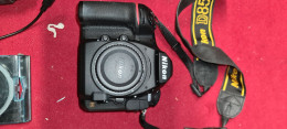 NIKON COMME NEUF D 850 PLUS OBJECTIF 28 X 70 PLUS FLASH PRO ETC PLUS UN BOITIER NU COLLECTOR - Fotoapparate