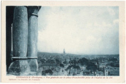 24. PERIGUEUX. Vue Générale Sur La Place Francheville Prise De L'Eglise De La Cité (1) - Périgueux