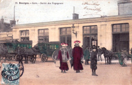 18 - Cher - BOURGES - Gare - Sortie Des Voyageurs - Bourges