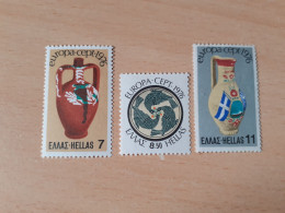 TIMBRES   GRECE     ANNEE    1976    N  1210  A  1212   COTE  2,00  EUROS   NEUFS   LUXE** - Neufs