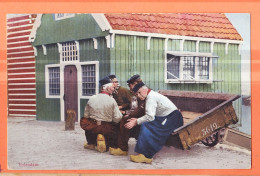 24480 /⭐ ◉  VOLENDAM Noord-Holland Discussie Tussen Mannen 1909 à Emma CHABOT C HERVET Paris Photochromie Serie 80 1950 - Volendam