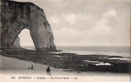 ETRETAT ( 76 ) - Falaises - La Porte D'Aval - Etretat