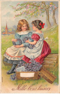 Fantaisie - N°91175 - Mille Bons Baisers - Deux Jeunes Filles Confectionnant Des Couronnes De Violettes - Carte Gaufrée - Autres & Non Classés