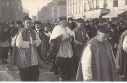 51 - N°91410 - REIMS - Une Procession Religieuse, Avec Des Prêtres - Carte Photo - Reims