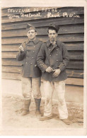 Militaire - N°91323 - Deux Militaires - Souvenir De Souge - Carte Photo à Localiser - Autres & Non Classés