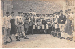 Militaire - N°91322 - Militaires Préparant Un Repas - Carte Photo à Localiser - Autres & Non Classés