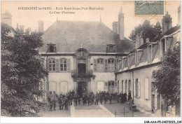 CAR-AAAP5-52-0372 - BOURBONNE LES BAINS - Ecole Notre Dame - La Cour D'honneur - Bourbonne Les Bains