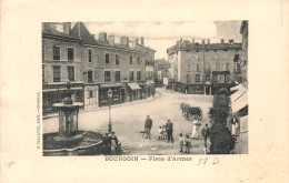 BOURGOUIN - Isère - Attelage - Place D'Armes - Fontaine - Commerces - F. Vialatte - Bourgoin