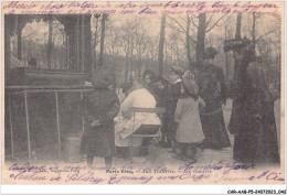 CAR-AABP5-75-0339 - PARIS VECU - Aux Tuileries - Les Gaufres - Petits Métiers à Paris