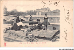 CAR-AABP4-75-0306 - PARIS - Les Bords De La Seine - Sur Une Peniche  - Squares