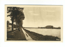 La Charité-sur-Loire - La Loire - Vue Prise Du Champ Du Seigneur - La Charité Sur Loire