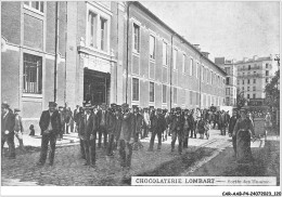 CAR-AABP4-75-0309 - PARIS - CHOCOLATERIE LOMBART - Sortie Des Hommes - Plazas