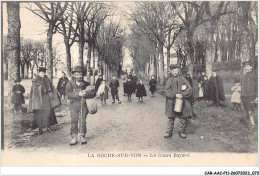 CAR-AACP11-85-0954 - LA ROCHE-SUR-YON - Le Cours Bayard - Mendiants - La Roche Sur Yon